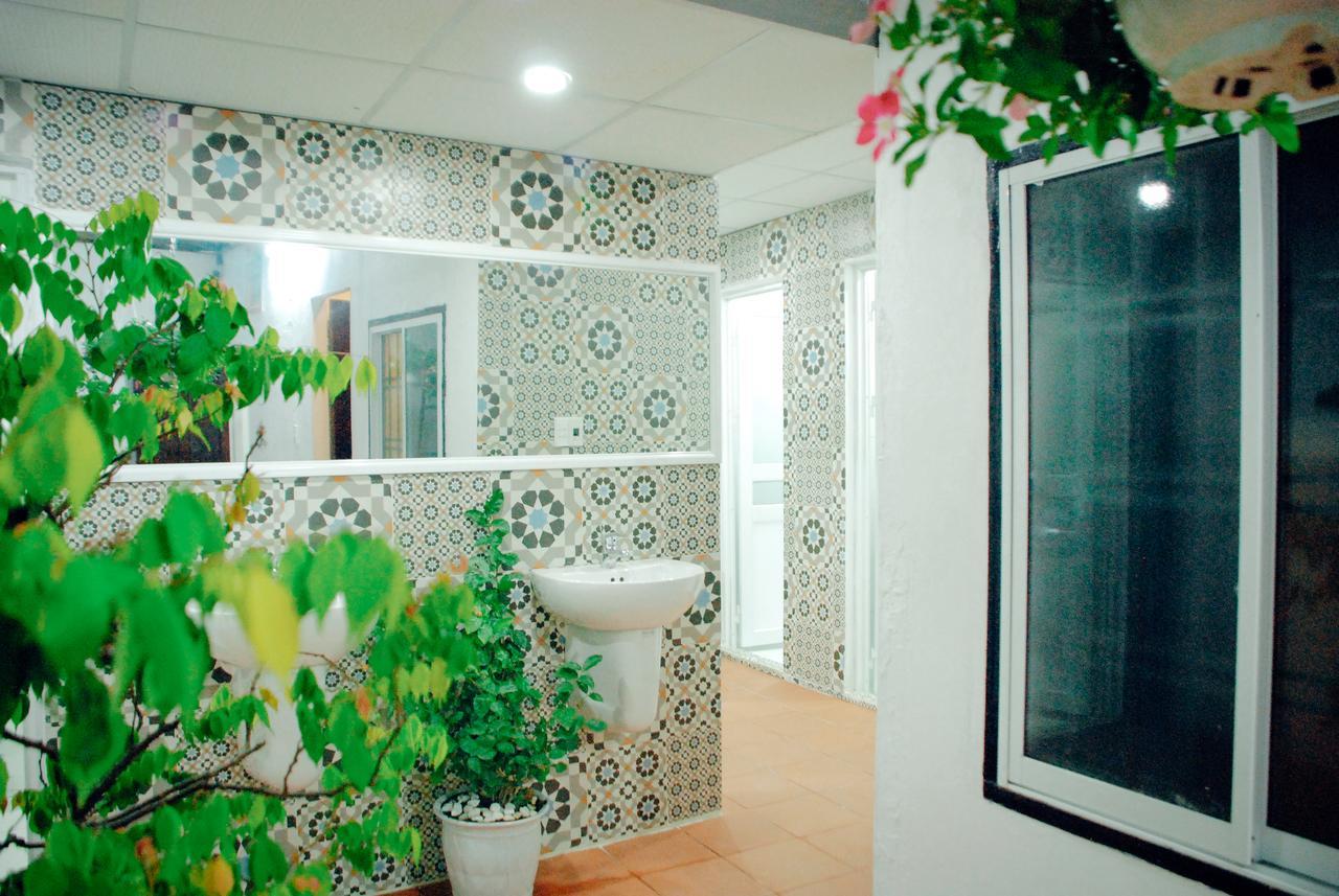 Winna Airport Hostel Дананг Екстер'єр фото